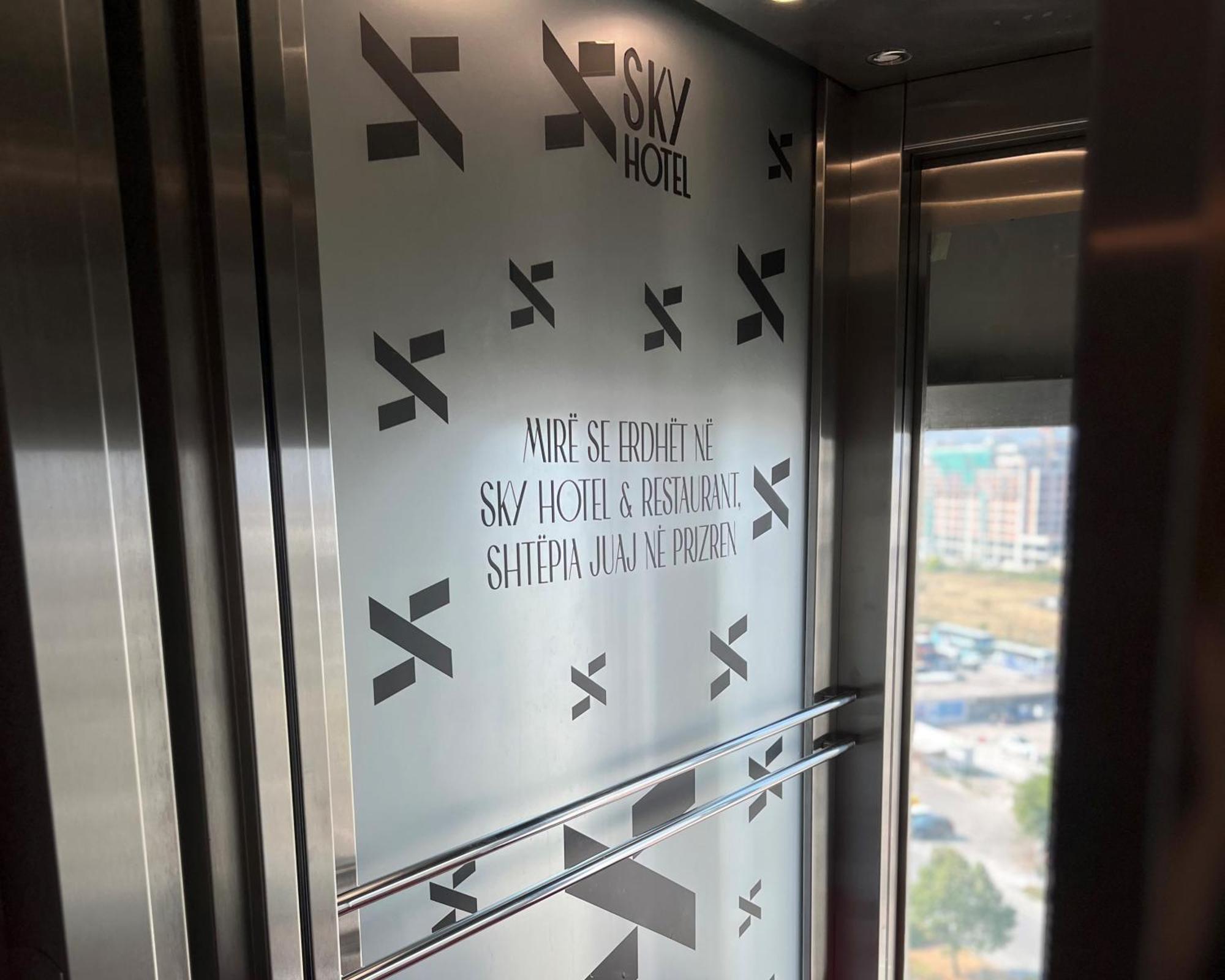 Sky Hotel Prizren Exterior foto