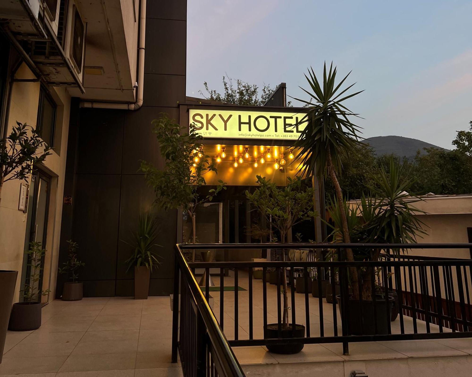 Sky Hotel Prizren Exterior foto