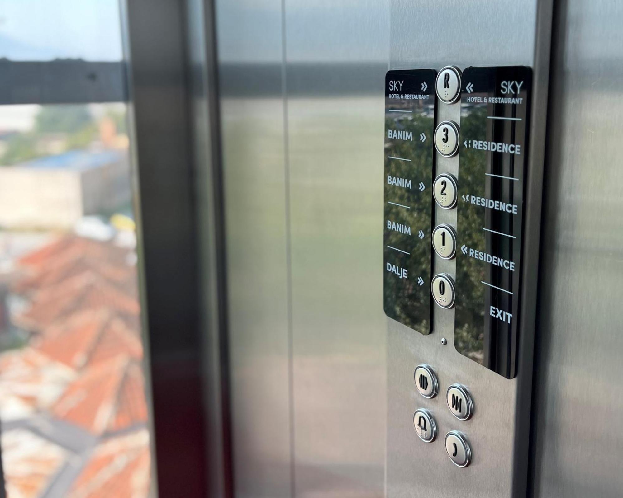 Sky Hotel Prizren Exterior foto